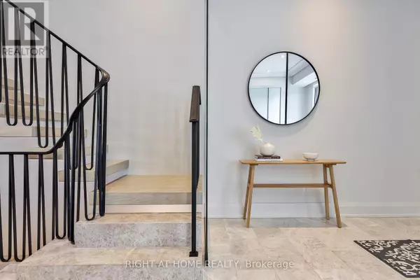 Toronto (yonge-st. Clair), ON M4V0A9,363 AVENUE ROAD