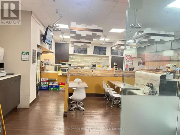 Toronto (willowdale East), ON M2N6P4,5255 YONGE STREET