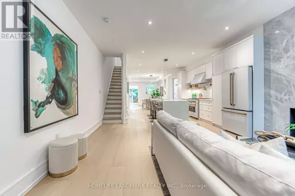 Toronto (annex), ON M5R3C7,195 ALBANY AVENUE