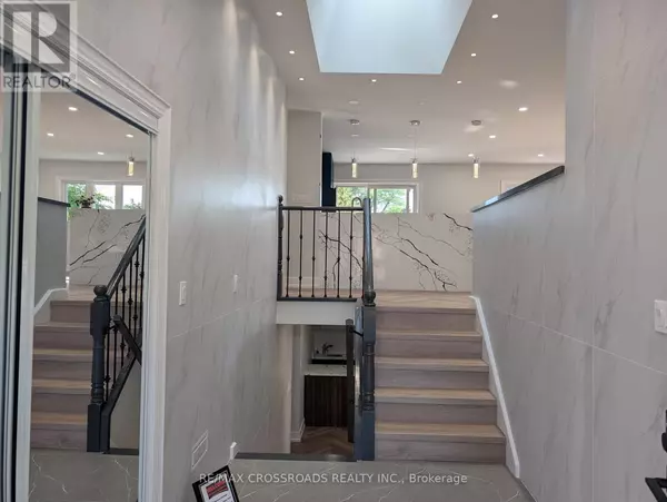 Toronto (banbury-don Mills), ON M3B2N1,10 TANGMERE ROAD