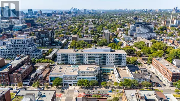 Toronto (kensington-chinatown), ON M5T3A2,222 Spadina AVE #237