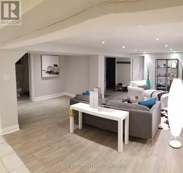 606 Conacher DR #Lower, Toronto (newtonbrook East), ON M2M3N1