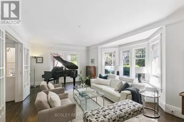 Toronto (rosedale-moore Park), ON M4W1Y7,52 ROWANWOOD AVENUE