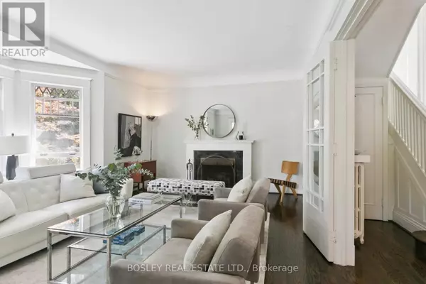 Toronto (rosedale-moore Park), ON M4W1Y7,52 ROWANWOOD AVENUE