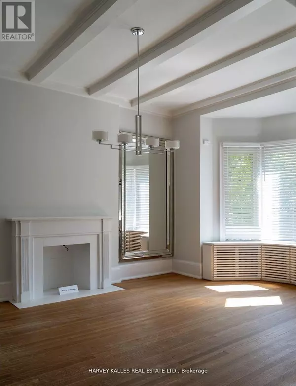 Toronto (forest Hill South), ON M4V2P6,38 DUNVEGAN ROAD