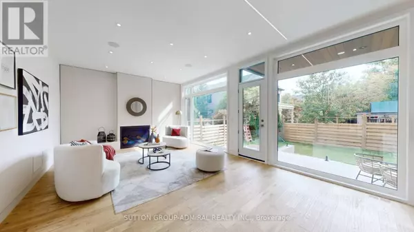 Toronto (forest Hill South), ON M5P1X5,69 ELDERWOOD DRIVE