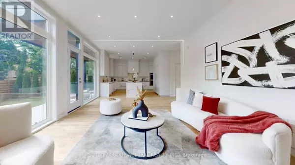 Toronto (forest Hill South), ON M5P1X5,69 ELDERWOOD DRIVE