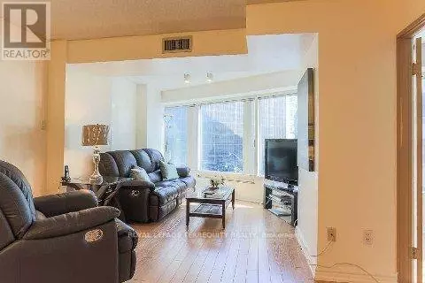 Toronto (university), ON M5J2S7,33 University AVE #406
