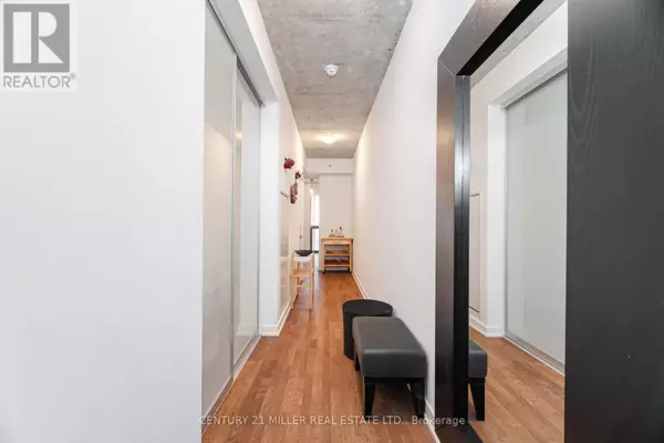 Toronto (kensington-chinatown), ON M5T1X8,15 Beverley ST #301