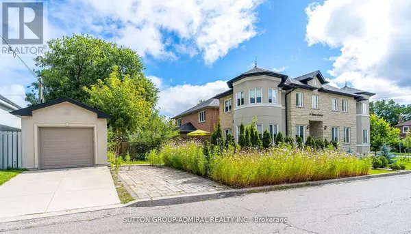 Toronto (englemount-lawrence), ON M6A1M6,24 RANEE AVENUE