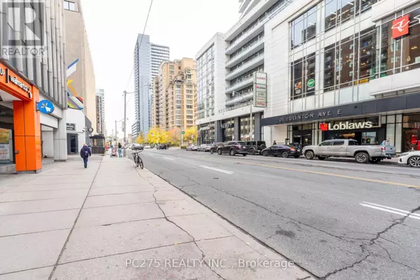 Toronto (mount Pleasant West), ON M4P1E2,120 Eglinton AVE East #708