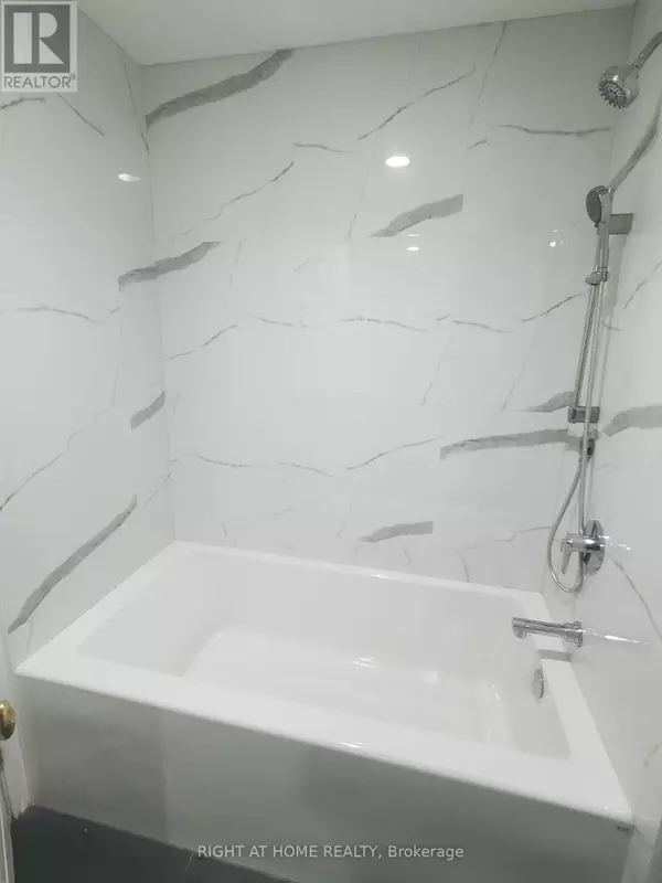 Toronto (annex), ON M5S1M8,102 Bloor ST West #809