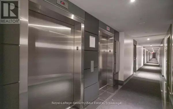 Toronto (willowdale East), ON M2N3H6,399 Spring Garden AVE #328