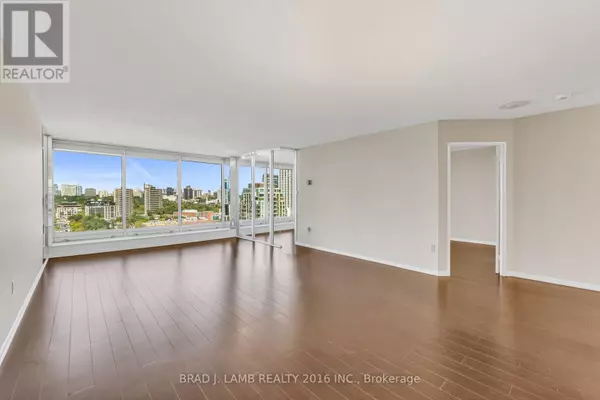 Toronto (annex), ON M5S2W7,110 Bloor ST West #1802