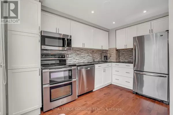 Toronto (banbury-don Mills), ON M3B3K8,22 DUTCH MYRTLE WAY