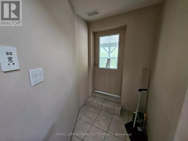 Toronto (lansing-westgate), ON M2N1M5,SECOND FLOOR - 116 SHEPPARD AVENUE W