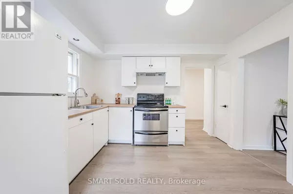 Toronto (newtonbrook East), ON M2M3K2,81 MAXOME AVENUE