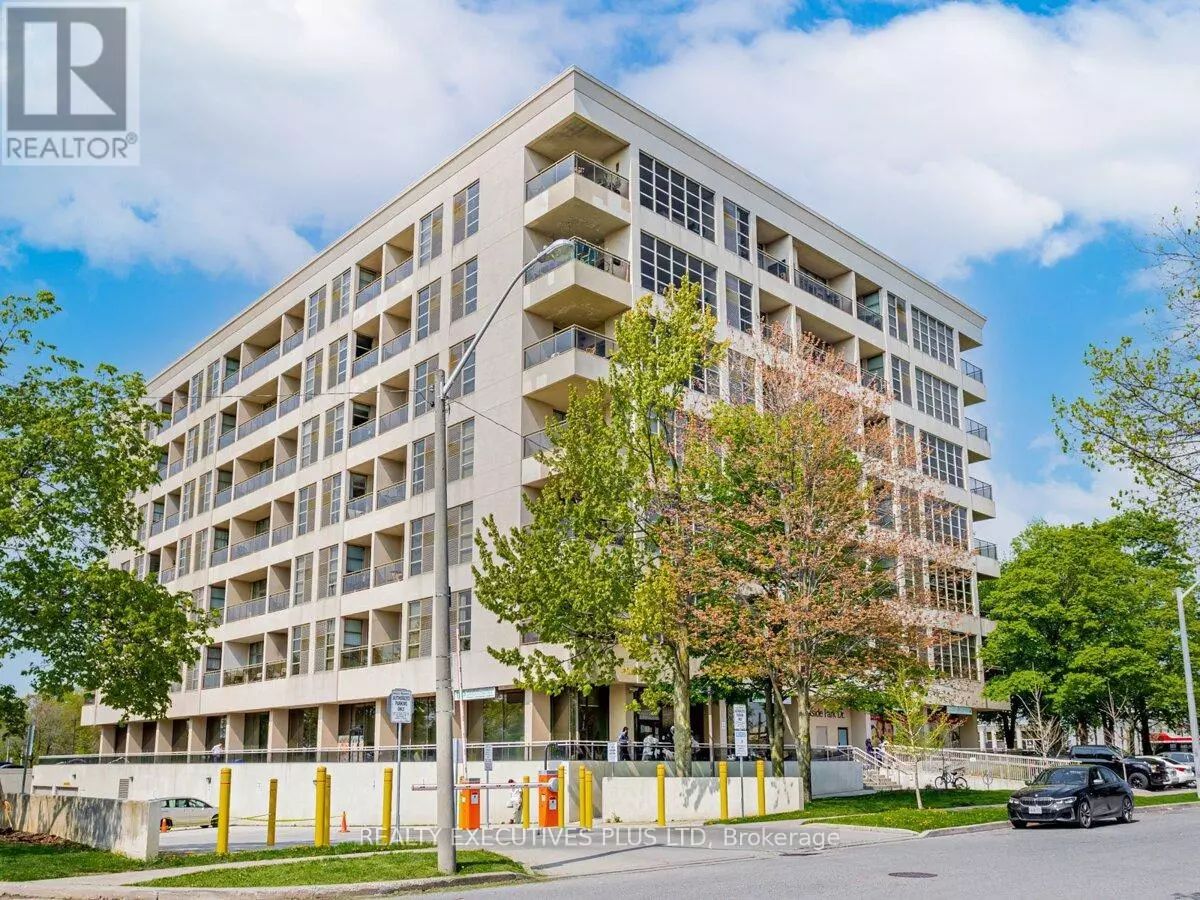 Toronto (thorncliffe Park), ON M4H1R1,1 Leaside Park DR #709