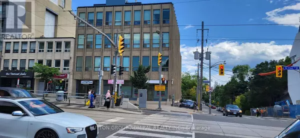 Toronto (oakwood Village), ON M6C1C2,845 St Clair AVE West #204A