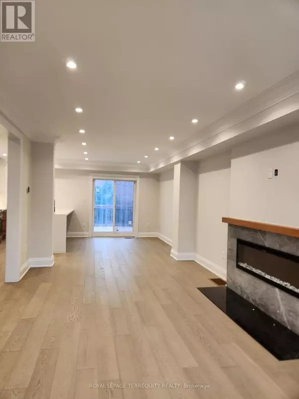 Toronto (bedford Park-nortown), ON M5M1B6,341 LAWRENCE AVENUE W