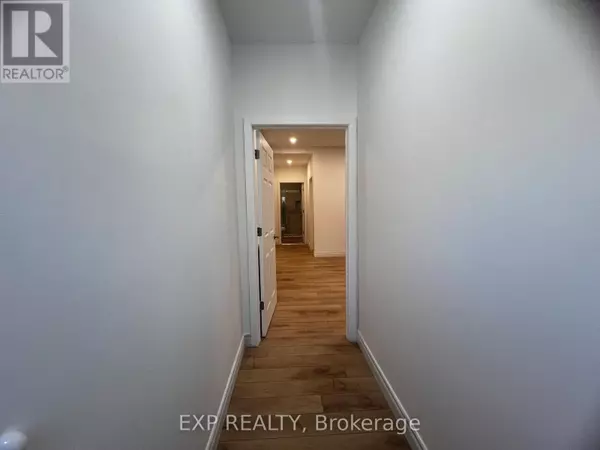 Toronto (oakwood Village), ON M6C1B6,804A St Clair AVE West #102