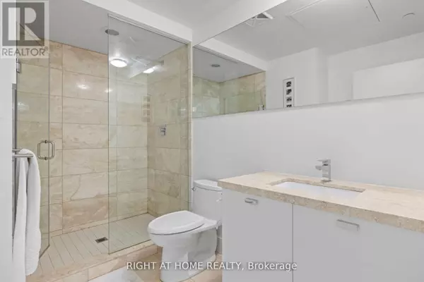 Toronto (annex), ON M5R1H3,32 Davenport RD #TH 1