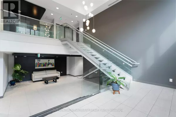 Toronto (niagara), ON M6K3S1,80 Western Battery RD #605