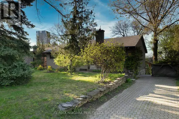 Toronto (banbury-don Mills), ON M3C1M5,55 NORTH HILLS TERRACE