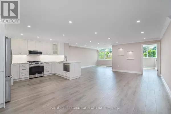 Toronto (westminster-branson), ON M2R3J9,90 Fisherville RD #104