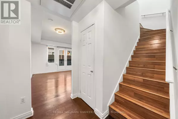 Toronto (waterfront Communities), ON M5V3N4,500 Richmond ST West #331