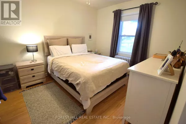 Toronto (yonge-eglinton), ON M5P2L4,104 Braemar AVE #Main