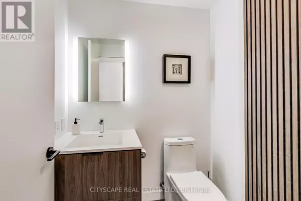 Toronto (oakwood Village), ON M6C0A5,185 Alberta AVE #1210