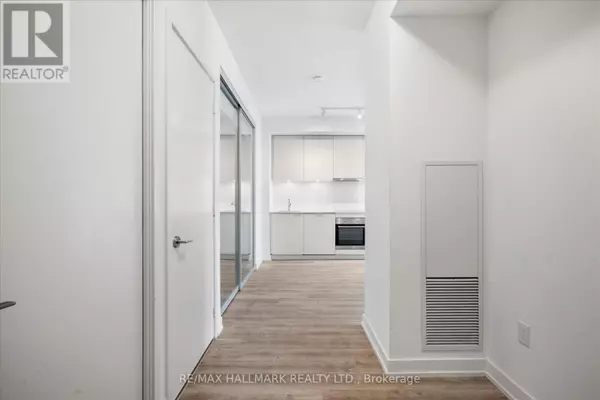 Toronto (moss Park), ON M5A0K9,158 Front ST East #413