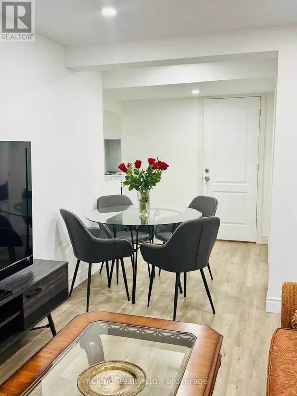 Toronto (bayview Woods-steeles), ON M2K2G7,33 Gemini RD #(Basement)