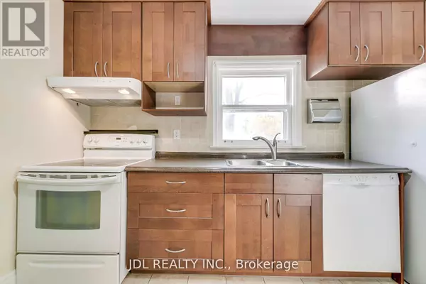 Toronto (newtonbrook East), ON M2M2M7,50 NEWTON DRIVE