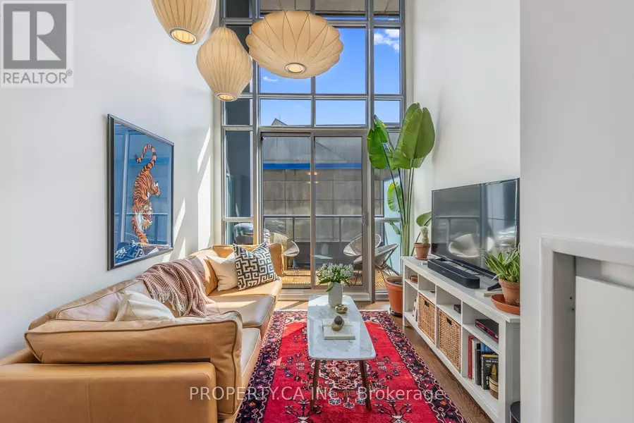 5 Hanna AVE #329, Toronto (niagara), ON M6K0B3