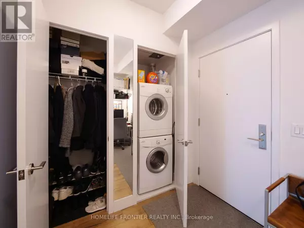 Toronto (moss Park), ON M5A0L8,39 Sherbourne ST #505