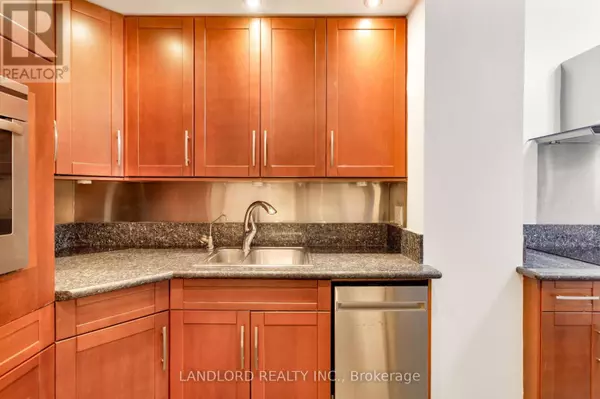 Toronto (moss Park), ON M5A2S1,280 Sherbourne ST #14