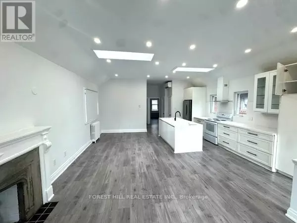 Toronto (bedford Park-nortown), ON M5M2J2,194 ROE AVENUE