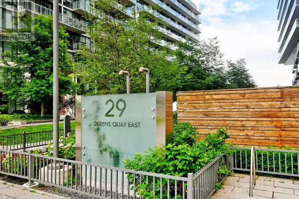 Toronto (waterfront Communities), ON M5E0A4,29 Queens Quay East #813