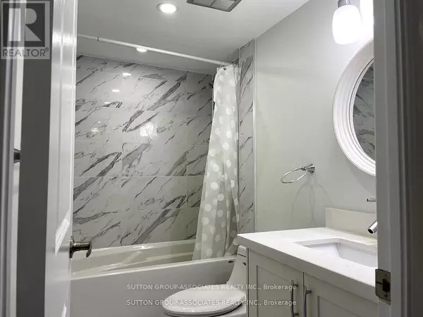 Toronto (westminster-branson), ON M2R3K1,1201 Steeles AVE West #1102