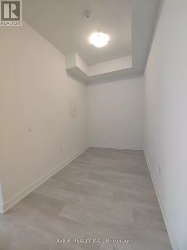 Toronto (banbury-don Mills), ON M3C0S6,1 Kyle Lowry RD #315