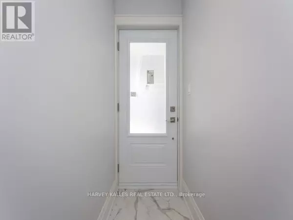 Toronto (yonge-eglinton), ON M5P2K9,987 Avenue RD #Upper