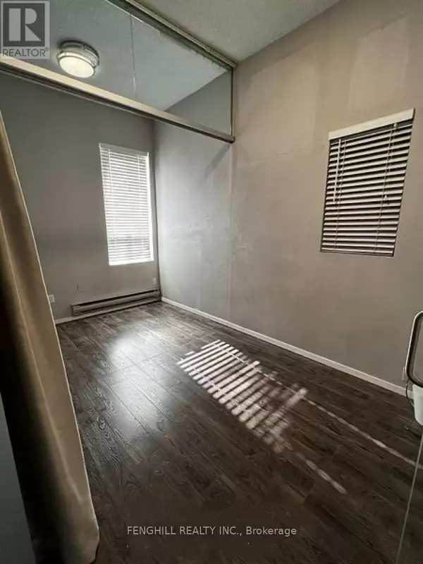 Toronto (palmerston-little Italy), ON M5S2R3,678 Bathurst ST #Main