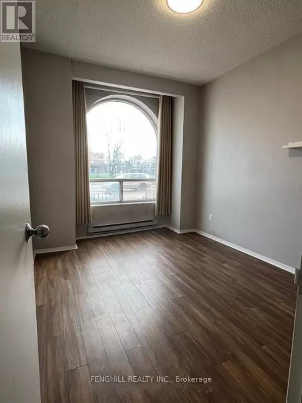 Toronto (palmerston-little Italy), ON M5S2R3,678 Bathurst ST #Main