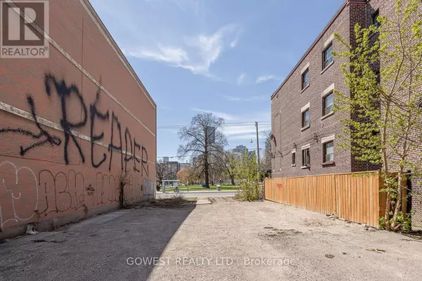 Toronto (moss Park), ON M5A2S3,313 SHERBOURNE STREET