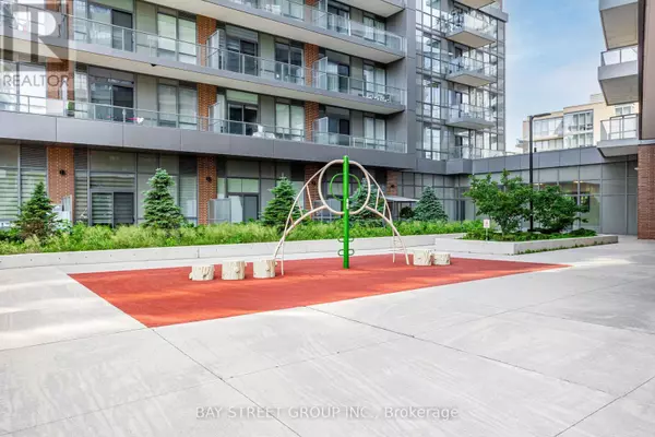Toronto (henry Farm), ON M2J0H4,38 Forest Manor RD #1009