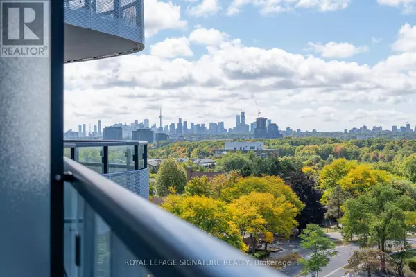 Toronto (banbury-don Mills), ON M3C0N8,99 The Donway West #806