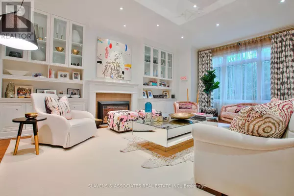Toronto (bedford Park-nortown), ON M5M3H1,108 YONGE BOULEVARD
