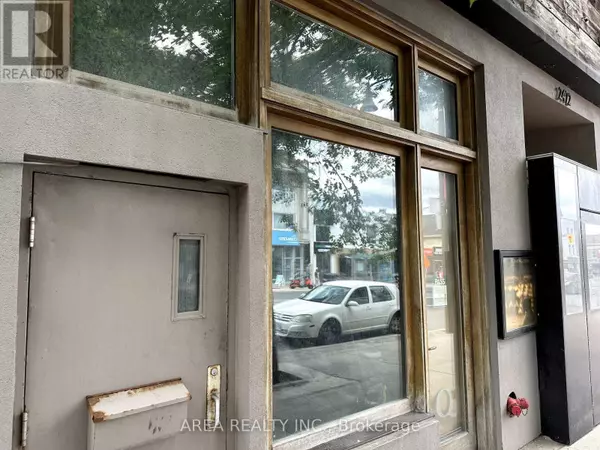 Toronto (yonge-eglinton), ON M4P2H5,2472 YONGE STREET